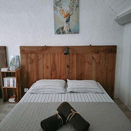 Chambre Familiale Anna "Mon Lit Au Pre" , Jusqu'A 4 Adultes Et 2 Enfants Avec Piscine Familles, Couples Ou Femmes Seulement Pontours 外观 照片