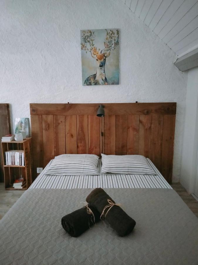 Chambre Familiale Anna "Mon Lit Au Pre" , Jusqu'A 4 Adultes Et 2 Enfants Avec Piscine Familles, Couples Ou Femmes Seulement Pontours 外观 照片