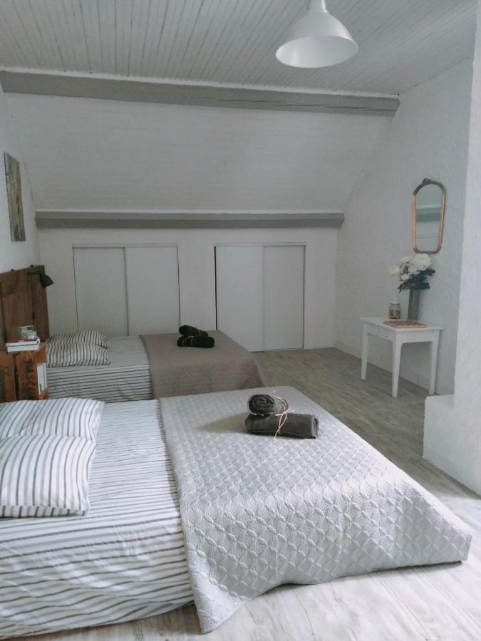 Chambre Familiale Anna "Mon Lit Au Pre" , Jusqu'A 4 Adultes Et 2 Enfants Avec Piscine Familles, Couples Ou Femmes Seulement Pontours 外观 照片